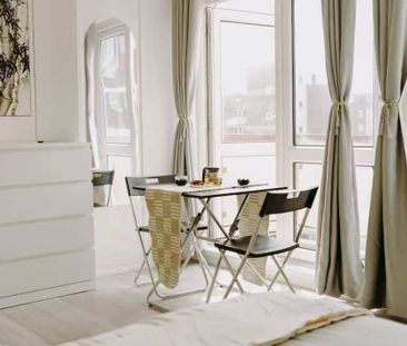 Room in a Shared Flat, Dryburgh House, SW1V - Photo 1