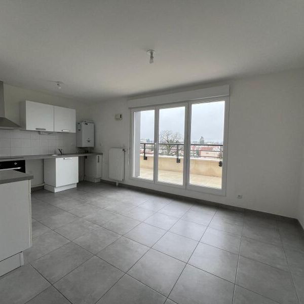 Location Appartement 2 pièces 36m² FLEURY LES AUBRAIS 45400 - Photo 1