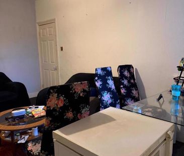 2 bedroom ground floor flat to rent - Photo 1