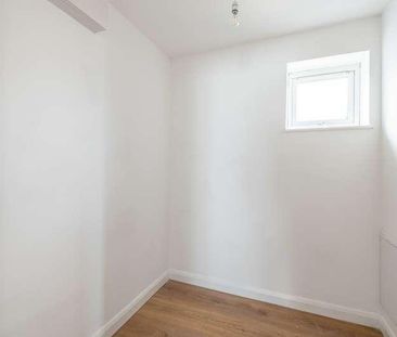 Phipps Close, Woodlands Park, Maidenhead, SL6 - Photo 3