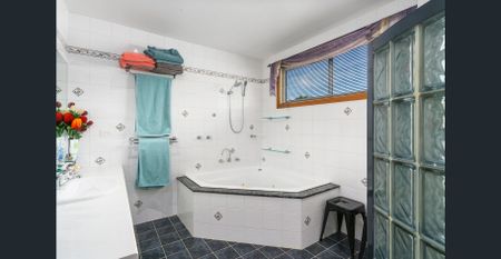 Centrally Located Loft Apartment - Photo 4