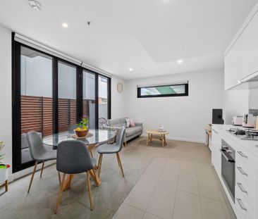 Perfect blend of style, comfort, and convenience. - Photo 2