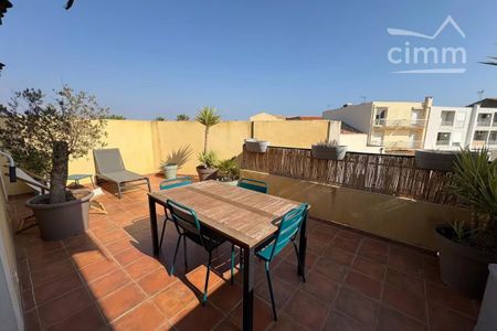 Charmant T4 en duplex avec grande terrasse et petite vue mer - Photo 3