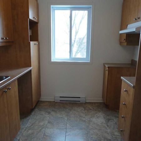 Grand 4 1/2 style condo à louer à Ste-Thérèse - Photo 4