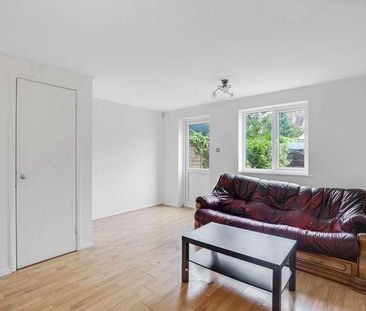 Jasper Road, London, E16 - Photo 1