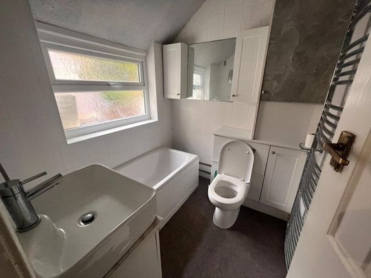 2 bedroom terraced house to rent - Photo 1