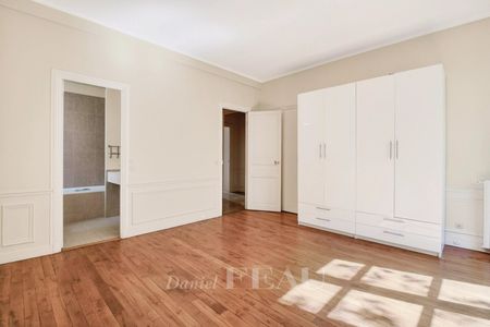 Tout savoir sur cet appartement dans le quartier Gros Caillou, à Paris 7ème - Photo 4