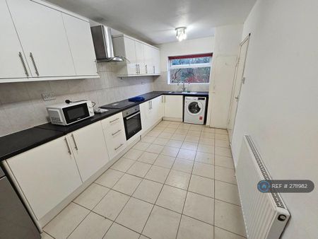 2 bedroom terraced house to rent - Photo 2