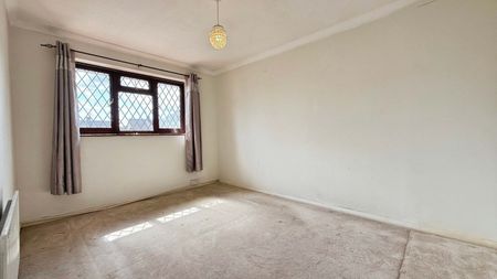 Terraced House to rent - Myrtle Close, Greater London, DA8 - Photo 3