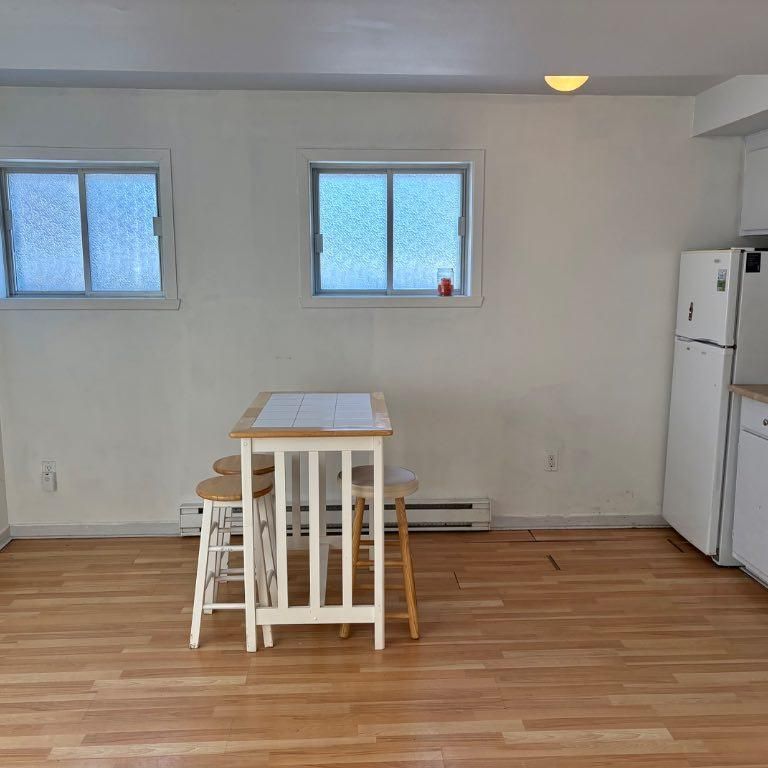 Grand 3 1/2 à louer Metro Montmorency - Photo 1