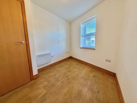 Charminster Road, Bournemouth, - Photo 2