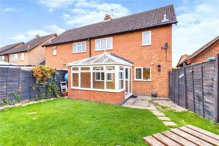 Gatcombe Close, Calcot, Reading, Berkshire, RG31 - Photo 5