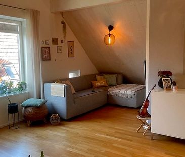 2½ Zimmer-Dachwohnung in Küssnacht am Rigi (SZ), möbliert, auf Zeit - Photo 2