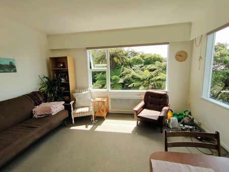 Leafy two bedroom flat in Highbury - Photo 2