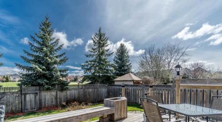 For Lease - 5847 Summerside Drive, Mississauga, Ontario - Photo 2