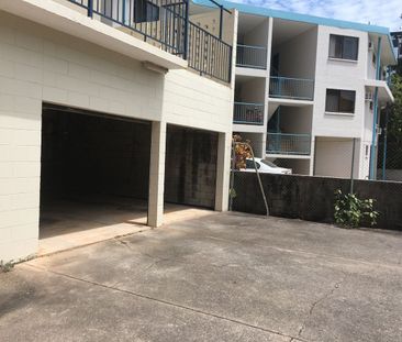 BRIGHT, BREEZY AND IDEALLY LOCATED! - Photo 2