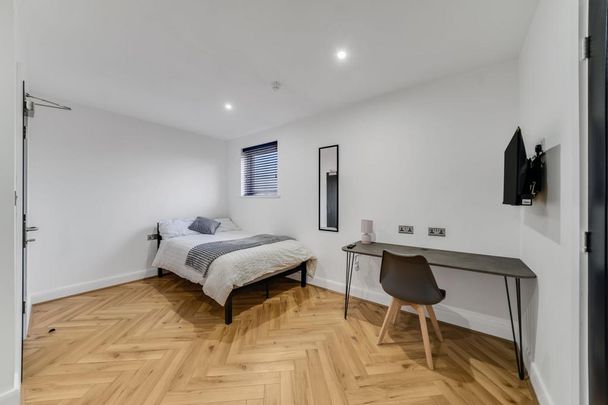 6 bedroom house to rent - Photo 1