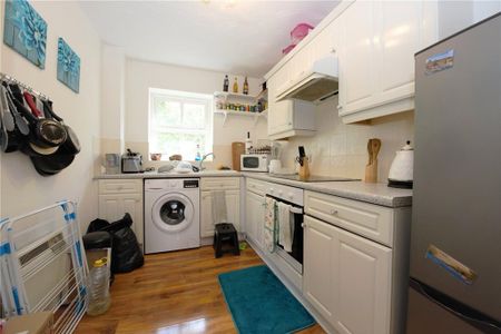 2 bedroom flat to rent - Photo 5