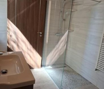 Inchiriez casa 3 camere,140mp utili,teren 1000mp,zona Simian, 700euro - Photo 2