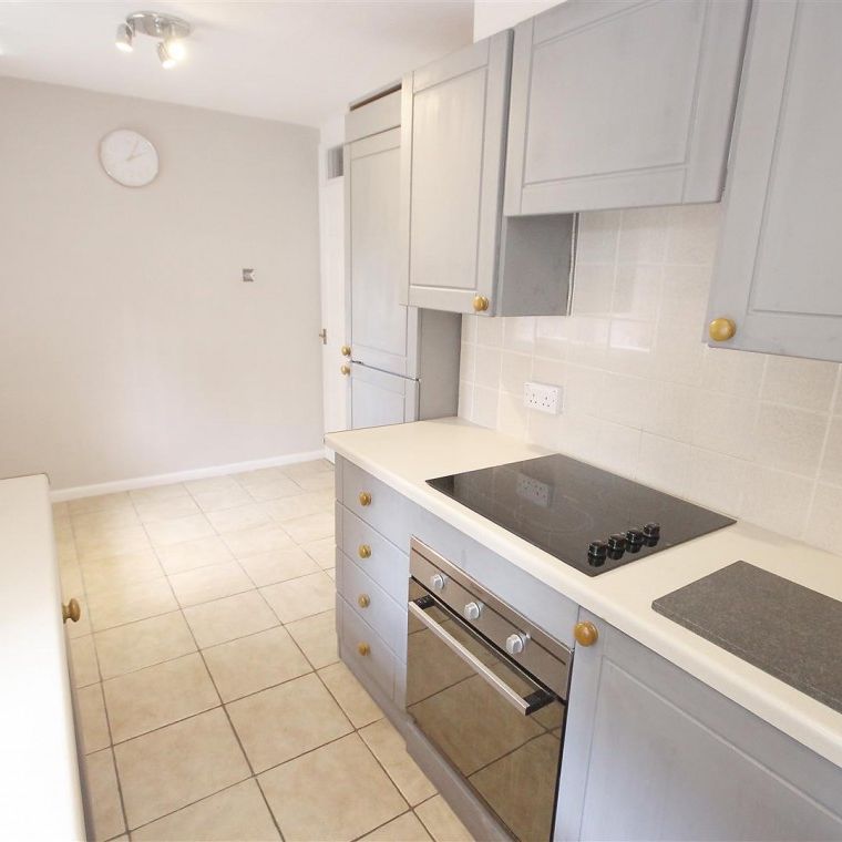 2 Bedroom Flat/Apartment To Let - Photo 1