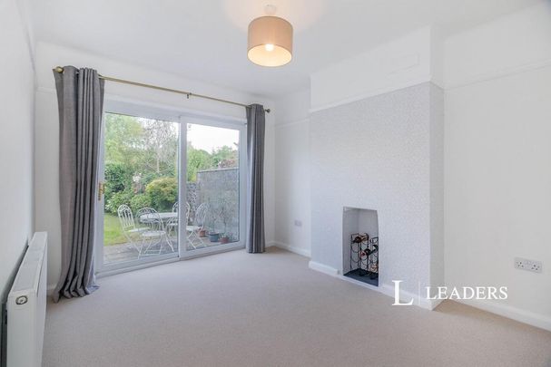 4 bedroom detached house to rent - Photo 1