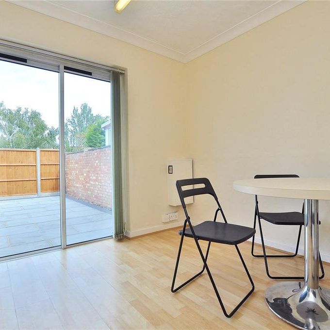 4 bedroom semi-detached house to rent - Photo 1