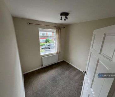 3 bedroom semi-detached house to rent - Photo 6