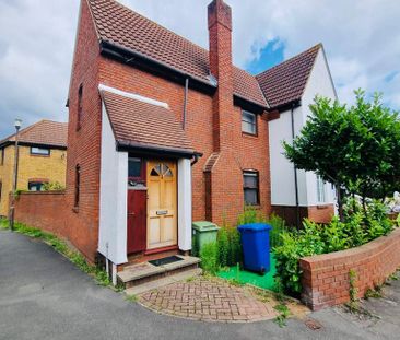 2 bedroom end of terrace house to rent - Photo 4