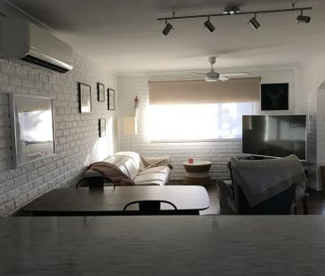 Stunning home by the beachside with teenagers retreat! - Photo 1