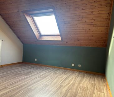 Ruim en lichtrijk dakappartement te huur in hartje Deinze - Photo 2