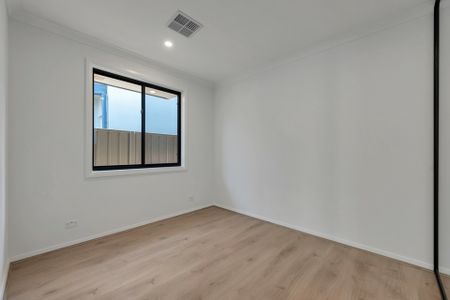 Stylish Living in Thriving Riverlea Park - Photo 4