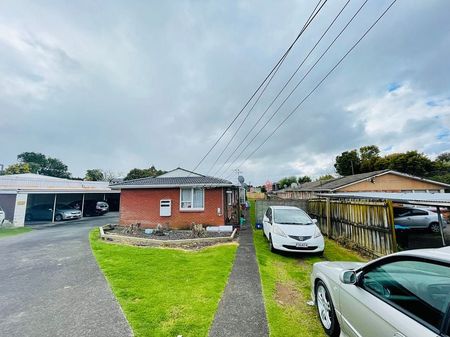 Prime Mt Albert Two Bedroom Unit - Photo 2