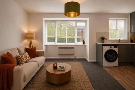 Woodlands, Copse Lane, Horley, RH6 - Photo 4