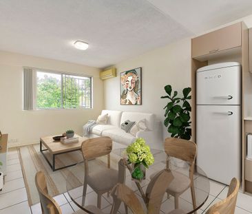 Neat & Simple - Photo 1