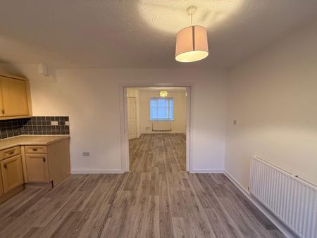 3 bedroom terraced house to rent - Photo 5