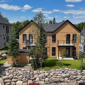 Condos neufs au rez-de-chaussée – à 2 minutes de marche des commerces. Saint-Donat • - Photo 2