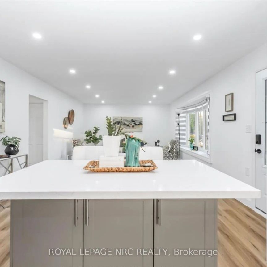 959 Mohawk Road E #Main - Photo 1