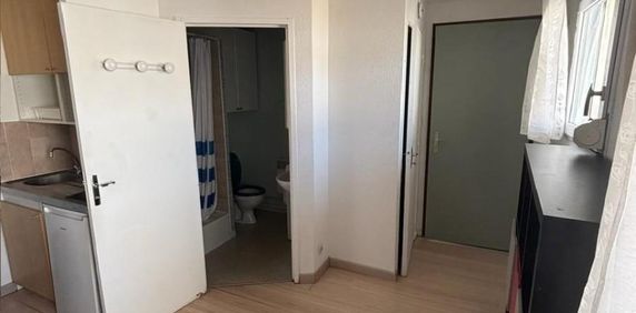 Location Appartement 1 pièce 19m² POITIERS 86000 - Photo 2