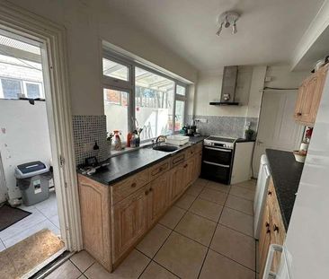 : Rupert Road, Guildford, GU2 - Photo 4