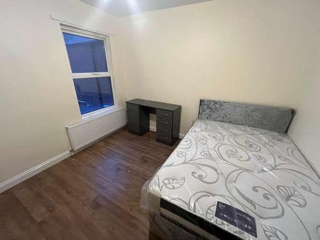 Room In Shared House - Malvern Road, LU1 - Photo 5