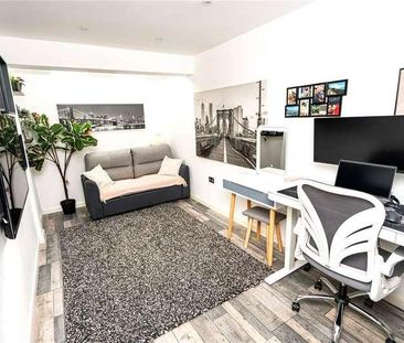 Manor Waye, Uxbridge, Middlesex, UB8 - Photo 5