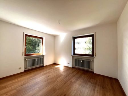 Gut geschnittene und renovierte 3 Zimmerwohnung mit TG-Stellplatz - Foto 2