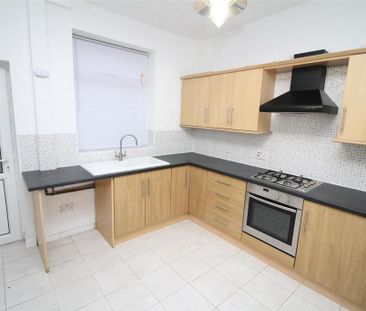 2 bedroom terraced house to rent - Photo 4