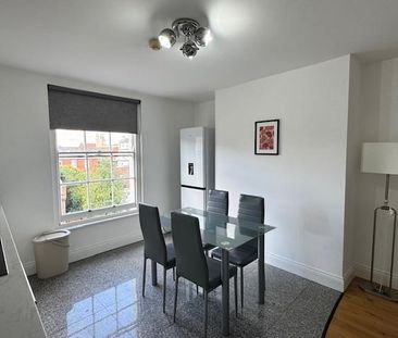 2 bedroom flat to rent - Photo 2
