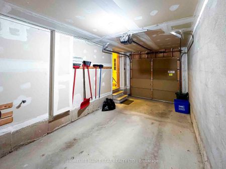 For Lease - 3159 Stornoway Circle, Oakville, Ontario - Photo 2