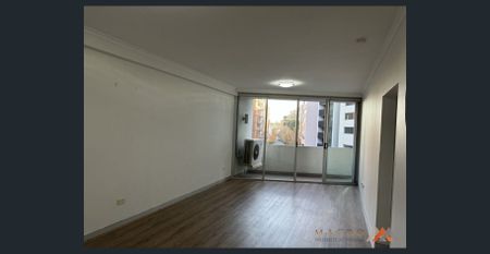 Stunning 3-Bedroom Apartment in Chippendale for Lease - Photo 2