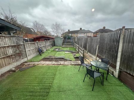 4 bedroom terraced house to rent - Photo 3