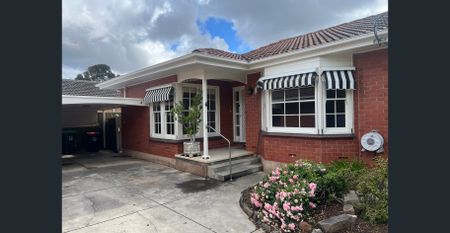 Stunning Leabrook! - Photo 3