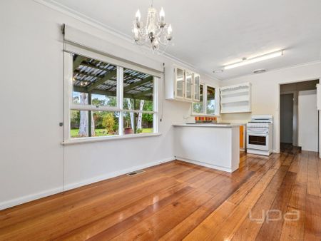 3 BEDROOM FAMILY HOME - Photo 4