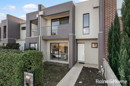 Classic 3Br Townhouse in Williams Landing! - Photo 4